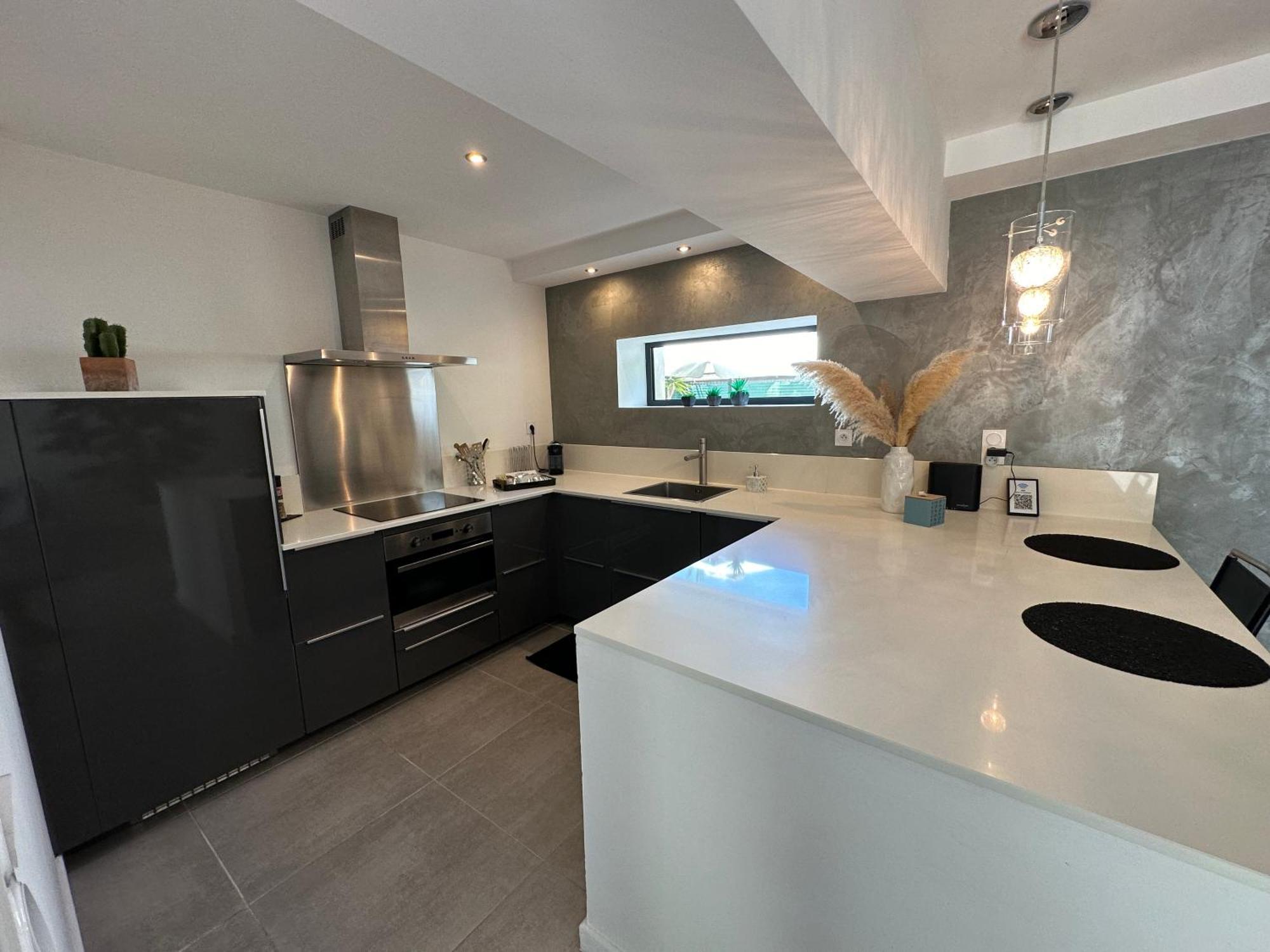 Maison Contemporaine Avec Piscine Privee Chauffee, Entre Plages Et Provence, Borne 11 Kw Istres Zewnętrze zdjęcie