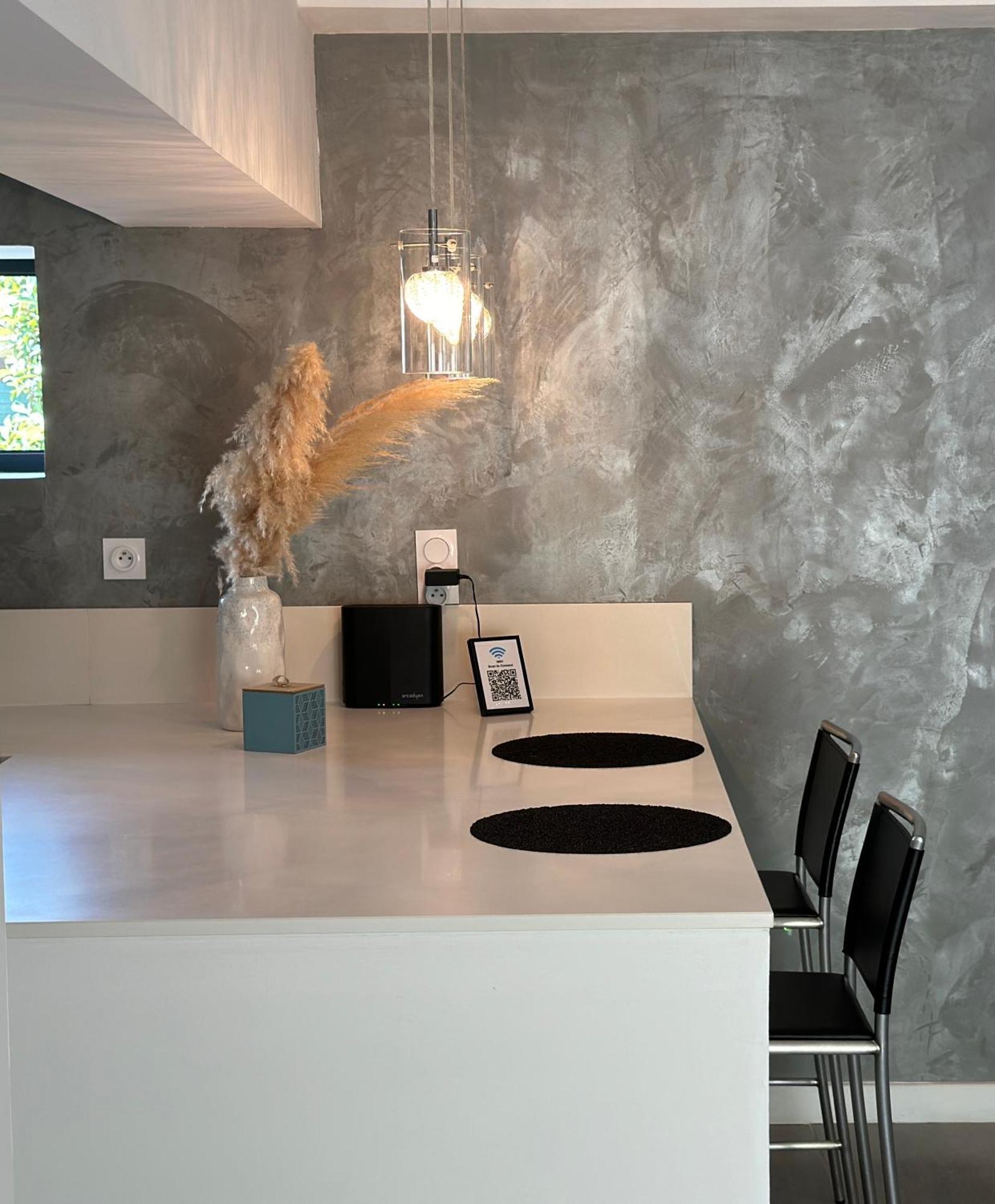 Maison Contemporaine Avec Piscine Privee Chauffee, Entre Plages Et Provence, Borne 11 Kw Istres Zewnętrze zdjęcie